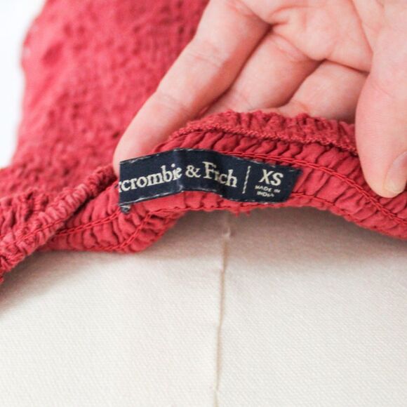 Y2K Abercrombie and Fitch Tie Front Eyelet Lace Tank Smocked Back XS - Picture 6 of 6